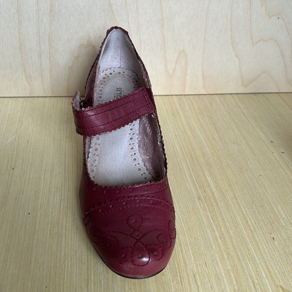 Leather Mary Jane shoes with a 2” heel, Hibiscus Red. - Picture 5 of 11